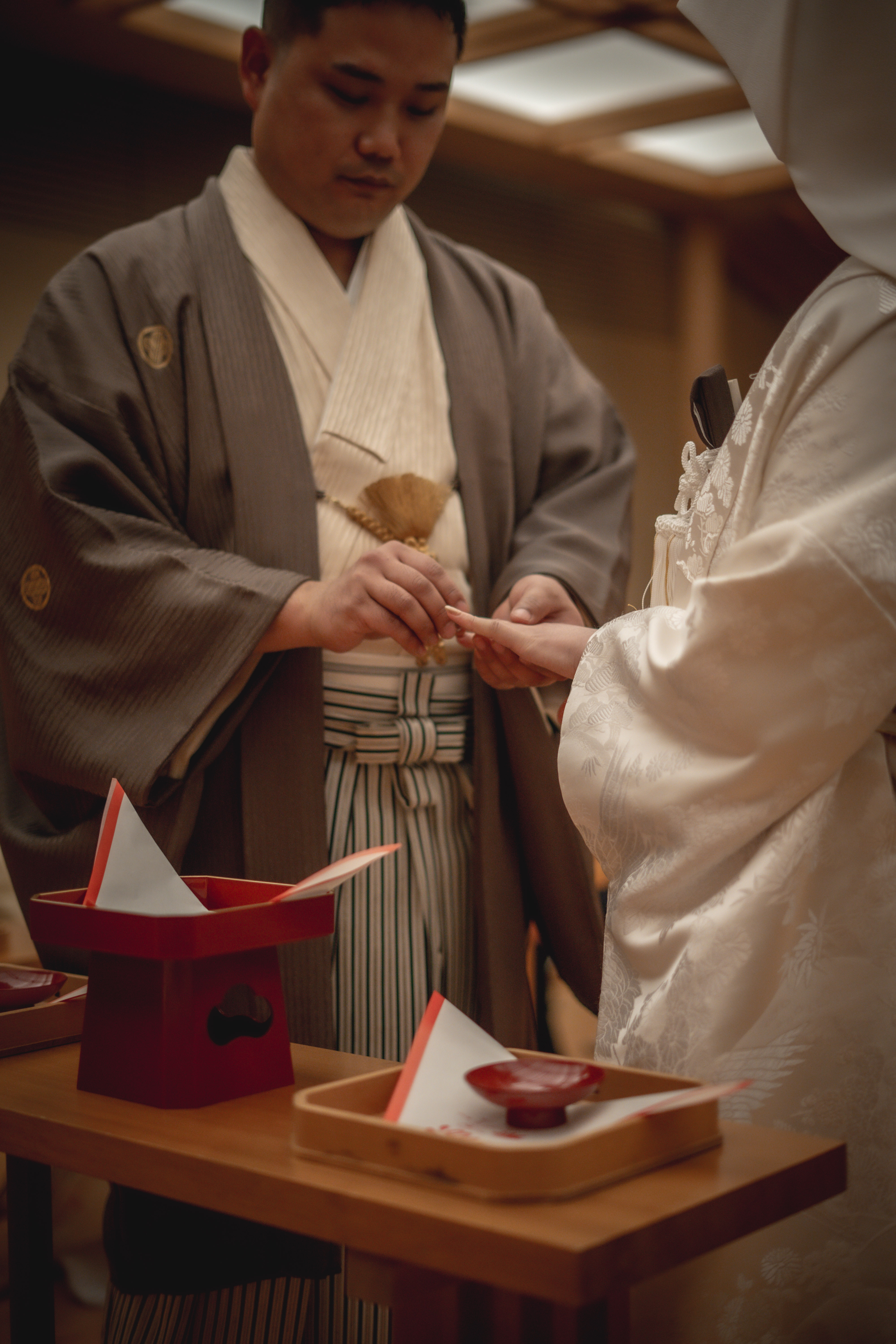 和装　指輪の交換